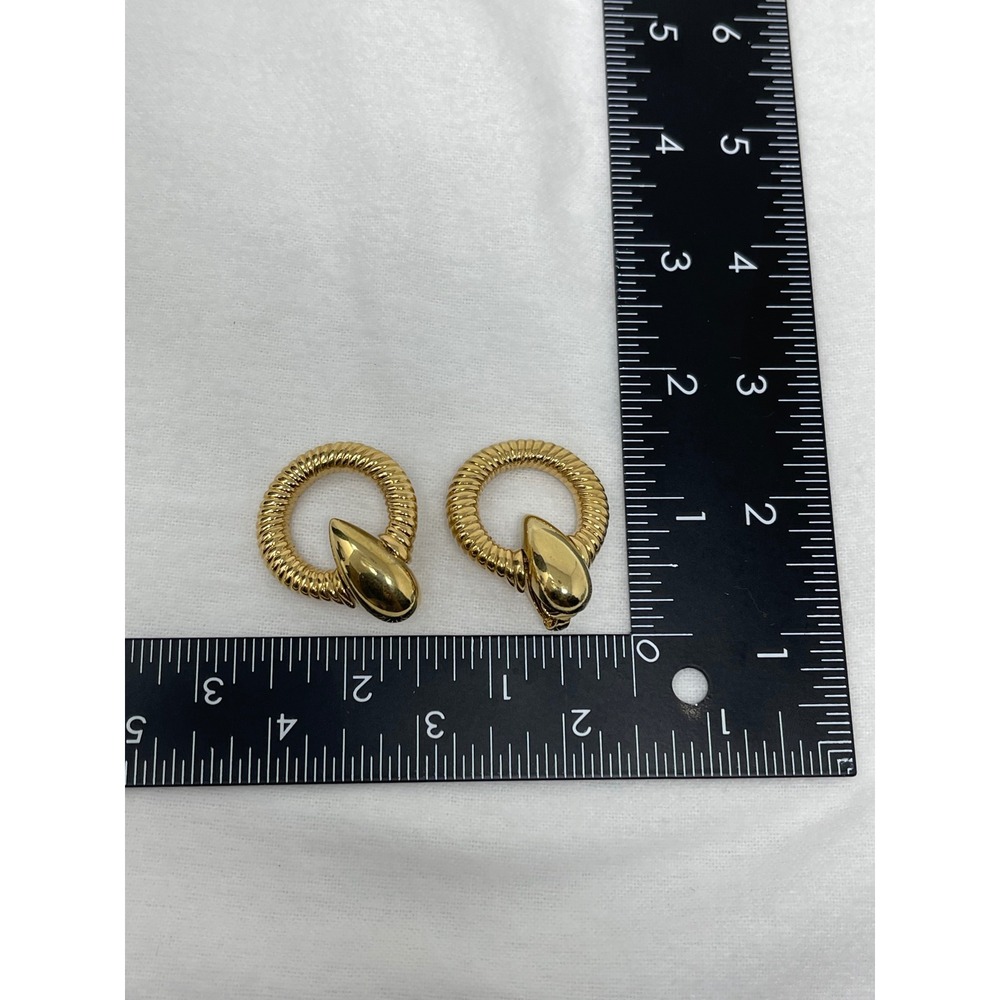Avon Women Vintage Ribbed Door Knocker Earrings OS Gold Retro Statement - Picture 7 of 7